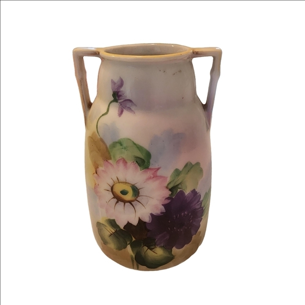 Nippon Hand Painted Vase. Excellent Condition